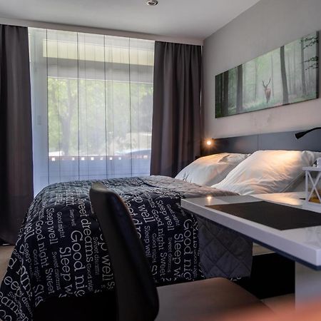 Studio 20Qm Mit Balkon Und Innenpool - 22030 Schluchsee Buitenkant foto