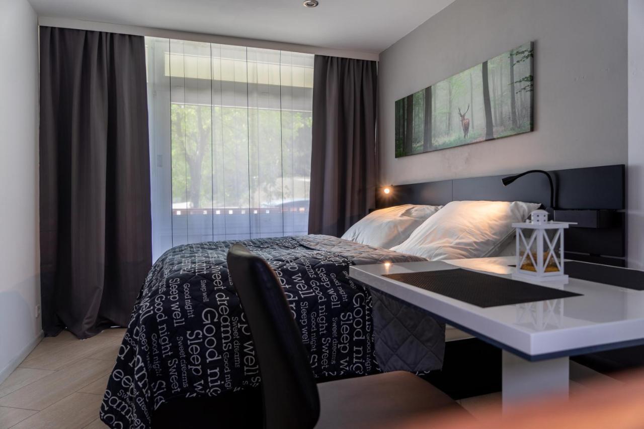 Studio 20Qm Mit Balkon Und Innenpool - 22030 Schluchsee Buitenkant foto